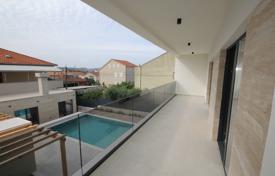 6 pièces maison en ville 191 m² à Trogir, Croatie. 790,000 €
