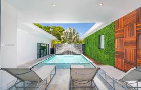 Villa – Lagorce Drive, Miami Beach, Floride,  Etats-Unis. $2,390,000