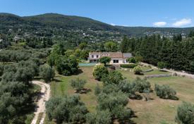 10 pièces villa à Grasse, France. 2,590,000 €