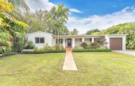 Maison en ville – South Miami, Floride, Etats-Unis. $950,000