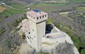 Château – Passignano Sul Trasimeno, Umbria, Italie. 2,300,000 €