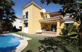 3 pièces villa 235 m² à Marbella, Espagne. 3,000 € par semaine
