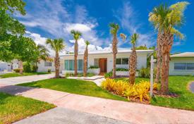 Maison de campagne – Miami Beach, Floride, Etats-Unis. $1,100,000