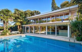 Villa – Antibes, Côte d'Azur, France. Price on request