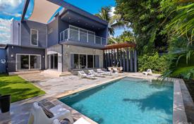 Villa – Miami, Floride, Etats-Unis. 2,472,000 €