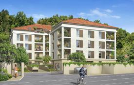 Appartement – Maubec, Provence-Alpes-Côte d'Azur, France. From 328,000 €