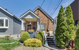 Maison en ville – Rushton Road, York, Toronto,  Ontario,   Canada. C$1,112,000