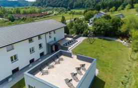 Maison en ville 720 m² à Podčetrtek, Slovénie. 1,580,000 €