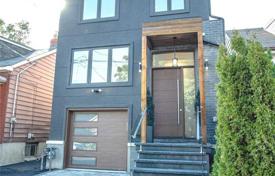 3 pièces maison en ville à East York, Canada. C$1,537,000