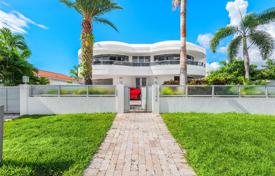 Maison en ville – North Miami Beach, Floride, Etats-Unis. $5,600,000