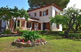 Villa – Antibes, Côte d'Azur, France. $8,000 par semaine