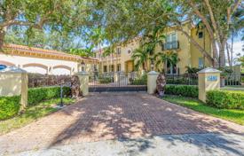 Villa – Coral Gables, Floride, Etats-Unis. $2,699,000