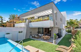 9 pièces villa 297 m² à Puerto Banús, Espagne. 2,195,000 €
