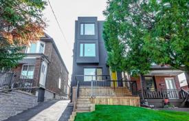 Maison en ville – York, Toronto, Ontario,  Canada. C$1,499,000