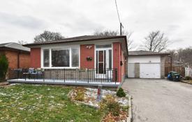 4 pièces maison en ville à Scarborough, Canada. C$995,000