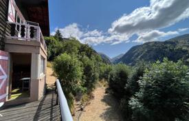 Chalet – Huez, Auvergne-Rhône-Alpes, France. 1,250,000 €