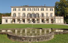24 pièces villa 1350 m² en Lucques, Italie. Price on request