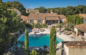 Maison de campagne – Saint-Rémy-de-Provence, Bouches-du-Rhône, Provence-Alpes-Côte d'Azur,  France. 1,450,000 €