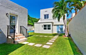 Villa – Miami, Floride, Etats-Unis. $1,290,000