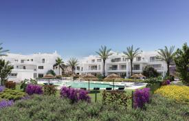 3 pièces appartement dans un nouvel immeuble 144 m² à Estepona, Espagne. 755,000 €