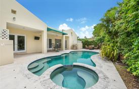 Villa – Coral Gables, Floride, Etats-Unis. $809,000