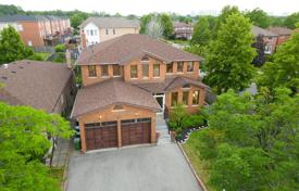 Maison en ville – Scarborough, Toronto, Ontario,  Canada. C$1,875,000