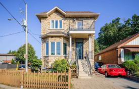 Maison en ville – East York, Toronto, Ontario,  Canada. C$1,963,000