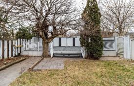 3 pièces maison en ville à Etobicoke, Canada. C$1,523,000