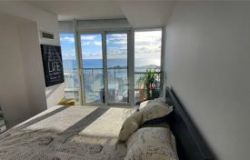 1 pièces appartement à Lake Shore Boulevard West, Canada. C$1,126,000