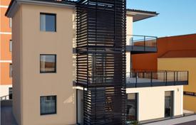 1 pièces appartement dans un nouvel immeuble 180 m² en Lac de Côme, Italie. 380,000 €