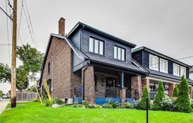 Maison en ville – York, Toronto, Ontario,  Canada. C$1,478,000