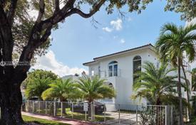 Maison en ville – Miami Beach, Floride, Etats-Unis. $3,200,000