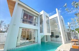 Villa – Choeng Thale, Phuket, Thaïlande. From $567,000