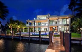 9 pièces villa 711 m² à Fort Lauderdale, Etats-Unis. $13,995,000