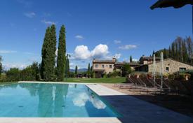 10 pièces domaine 350 m² à Cortona, Italie. Price on request