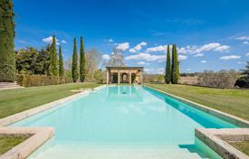 15 pièces château à Aix-en-Provence, France. Price on request