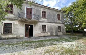 Maison en ville – Buzet, Comté d'Istrie, Croatie. 300,000 €