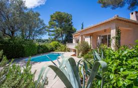 Villa – Provence-Alpes-Côte d'Azur, France. 3,160 € par semaine