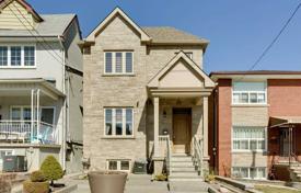 5 pièces maison en ville en York, Canada. C$2,365,000