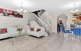 Maison en ville – Hialeah, Floride, Etats-Unis. $515,000