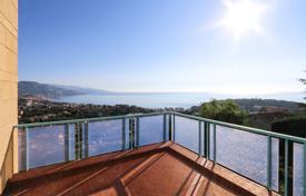 10 pièces villa 280 m² à Roquebrune - Cap Martin, France. 3,950,000 €