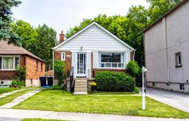 Maison en ville – East York, Toronto, Ontario,  Canada. C$1,059,000