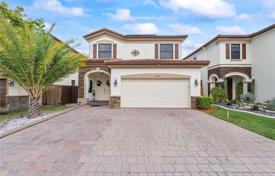 Maison en ville – Doral, Floride, Etats-Unis. $930,000