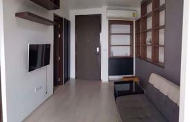 1 pièces appartement en copropriété à Khlong Toei, Thaïlande. $232,000