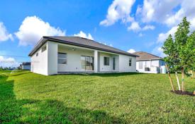 Maison en ville – Cape Coral, Floride, Etats-Unis. $419,000