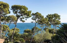 Villa – Cap d'Antibes, Antibes, Côte d'Azur,  France. 3,750,000 €