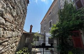 Maison en ville – Vrsar, Comté d'Istrie, Croatie. 350,000 €