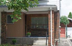 Maison mitoyenne – York, Toronto, Ontario,  Canada. C$1,313,000