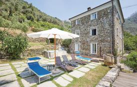 4 pièces villa 200 m² à Levanto, Italie. 4,500 € par semaine