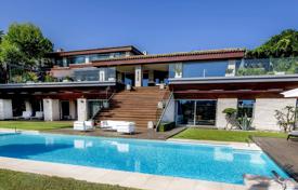 Villa – Mougins, Côte d'Azur, France. Price on request